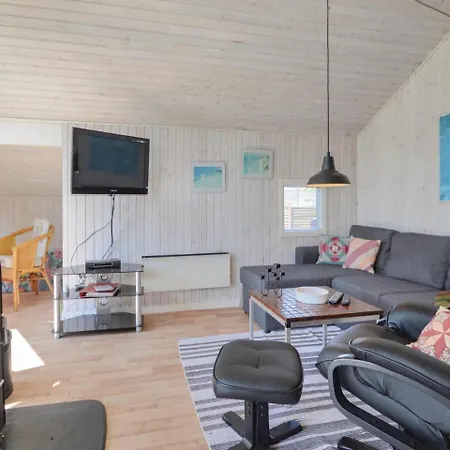 Two-bedroom Holiday In *